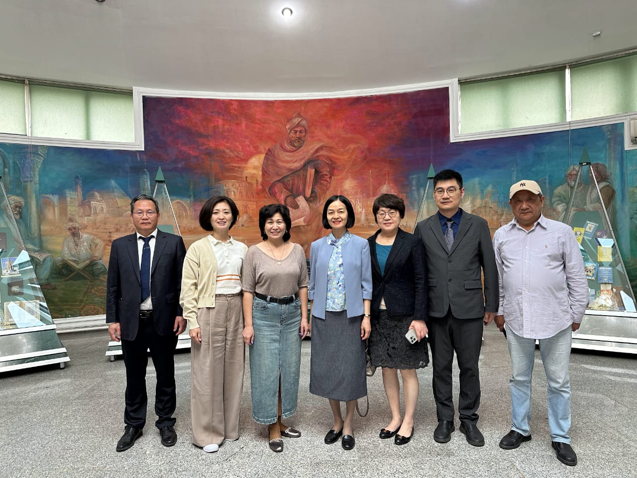 Vice-rectors of Shanghai University of Science and Technology visited the museum
